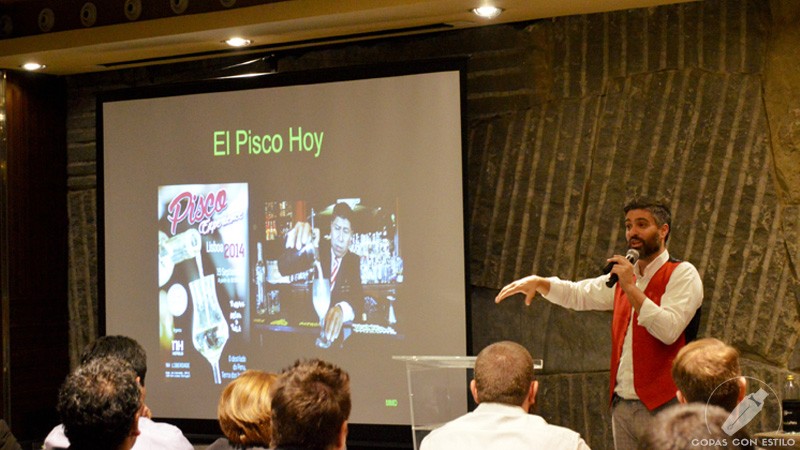 Masterclass del bartender de coctelería Diego Cabrera en el evento Pisco es Perú
